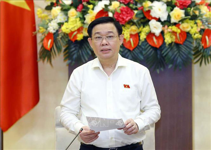Chủ tịch Quốc hội Vương Đình Huệ phát biểu bế mạc, chiều 18-8. Ảnh: Doãn Tấn/TTXVN