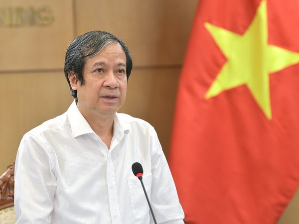 Bộ trưởng Bộ Giáo dục và Đào tạo Nguyễn Kim Sơn phát biểu tại điểm cầu Hà Nội. (Ảnh: TTXVN phát)