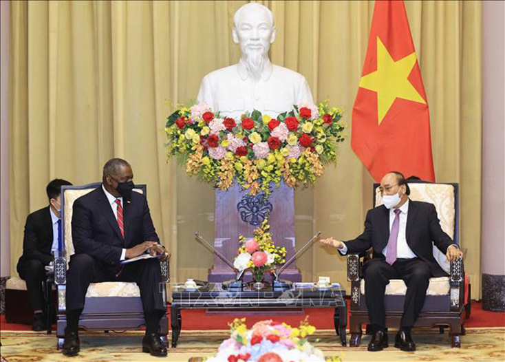 Sáng 29-7-2021, tại Phủ Chủ tịch, Chủ tịch nước Nguyễn Xuân Phúc tiếp Bộ trưởng Quốc phòng Hợp chúng quốc Hoa Kỳ Lloyd Austin thăm chính thức Việt Nam. Ảnh: Thống Nhất/TTXVN