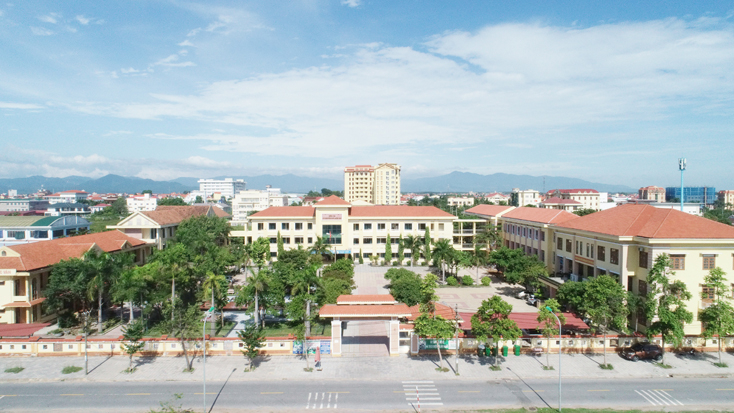 Trường THPT chuyên Võ Nguyên Giáp ngày càng khang trang.