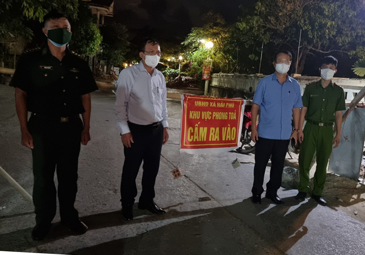 Thành lập chốt kiểm soát tạm thời tại xã Hải Phú.