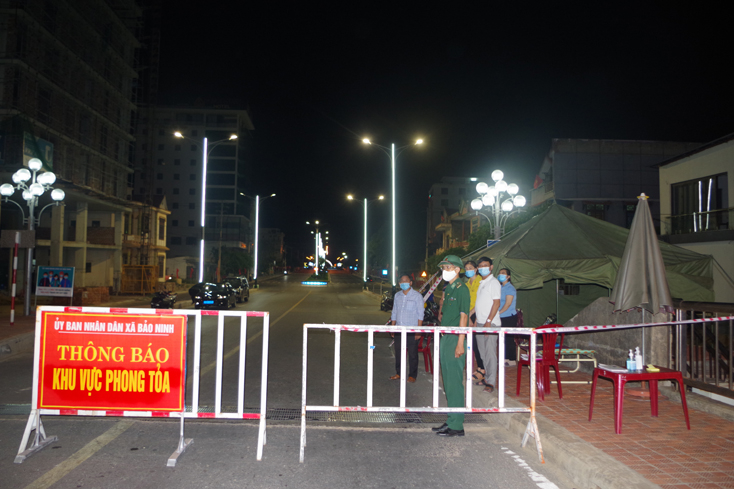 Xã Bảo Ninh đã khẩn trương triển khai thiết lập vùng cách ly xã hội theo Chỉ thị số 16 của thủ tướng Chính phủ.