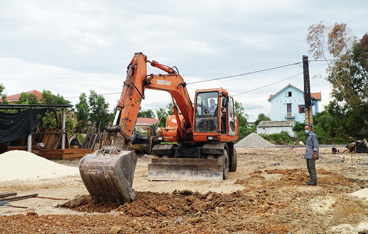 Ông Lê Thanh Sơn là điển hình trong phong trào “CCB giúp nhau giảm nghèo, làm kinh tế giỏi”.