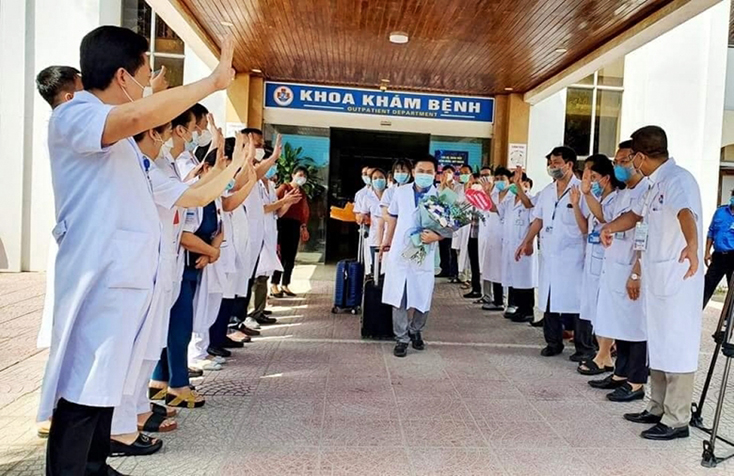 Các chiến sĩ sẵn sàng lên đường chi viện cho Miền Nam chống dịch (Ảnh: Theo CAND)
