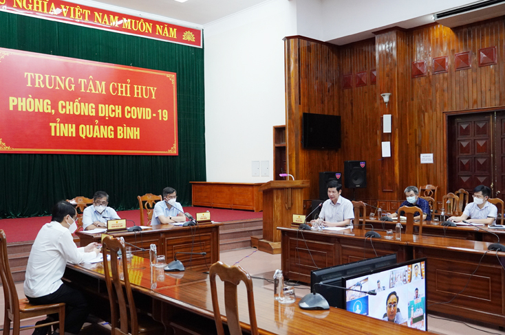 Quang cảnh phiên họp ở điểm cầu UBND tỉnh.