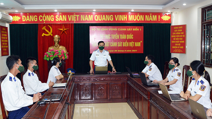 Lãnh đạo, chỉ huy đơn vị quán triệt cán bộ, chiến sỹ trước khi bước vào cuộc thi.