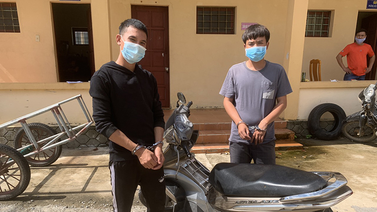 2 đối tượng cướp giật tài sản và phương tiện gây án.