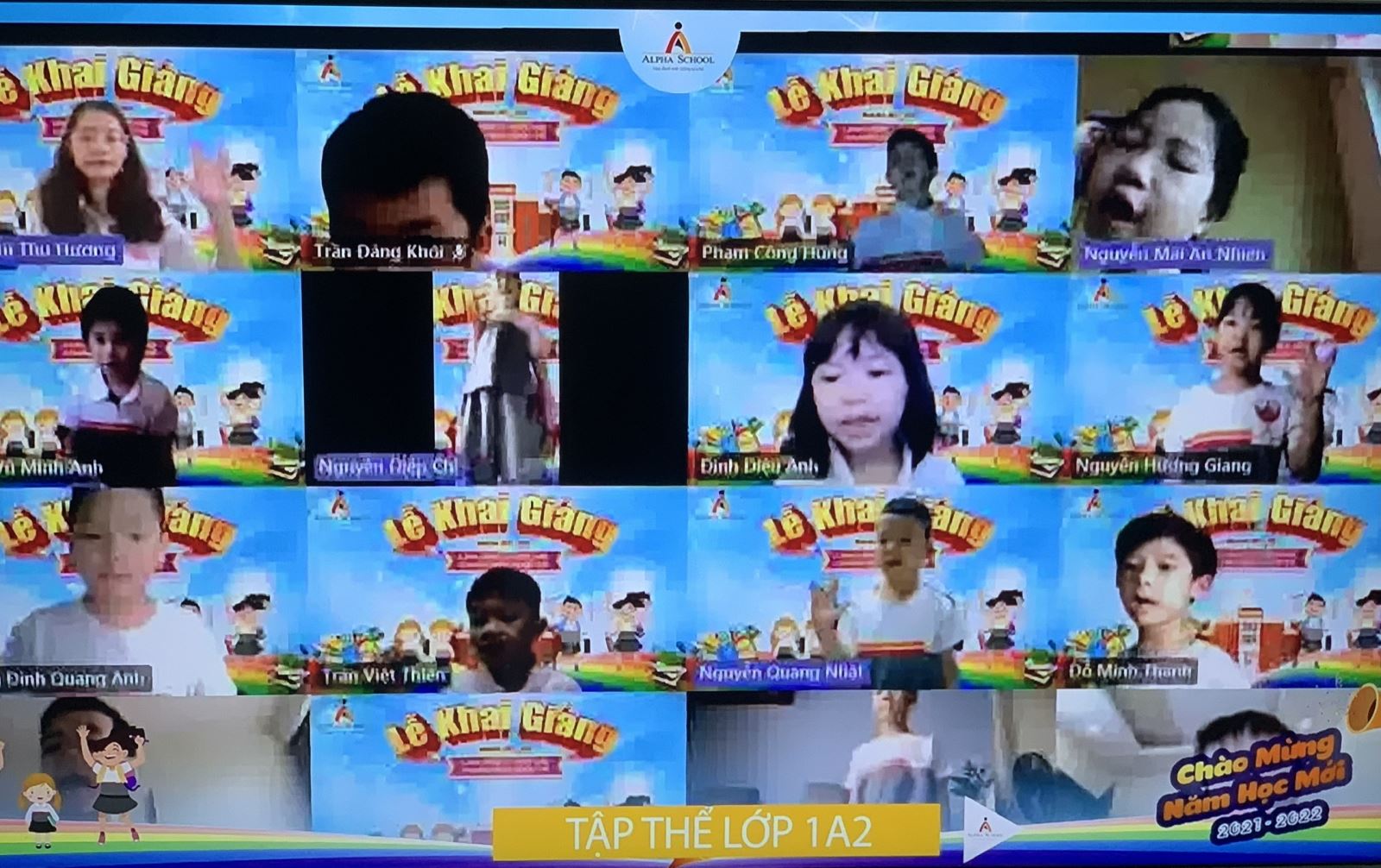  Bộ GD&ĐT đề nghị địa phương không kiểm tra, đánh giá định kỳ với lớp 1, lớp 2 khi học online hoặc qua truyền hình. Ảnh: Lê Vân. 