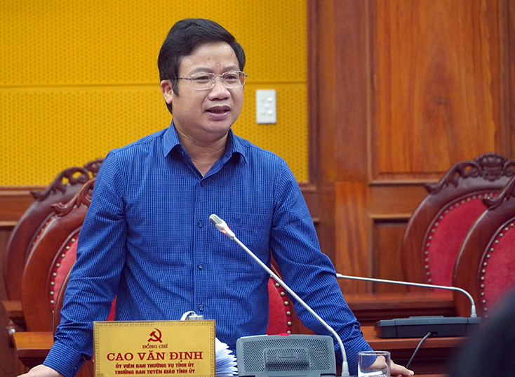 Các đại biểu thảo luận tại buổi làm việc.