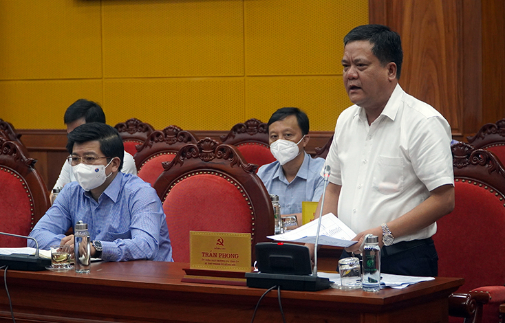 Các đại biểu thảo luận tại buổi làm việc.