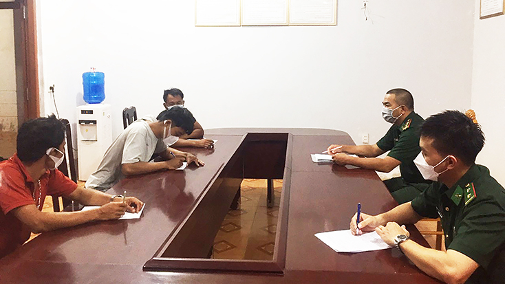 Các thuyền viên khai nhận hành vi vi phạm.