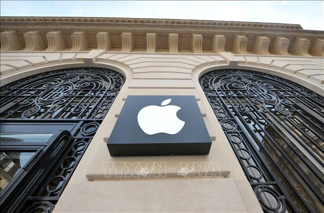 Một cửa hàng của Apple tại Paris, Pháp. Ảnh: AFP/TTXVN