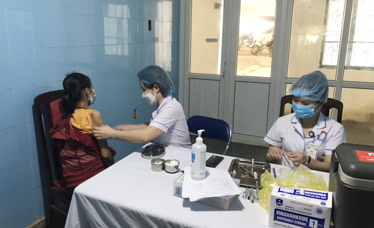 Việc tiêm vắc xin Covid-19 cho bệnh nhân chạy thận nhân tạo phải bảo đảm chặt chẽ hơn nhiều so với những người bình thường.
