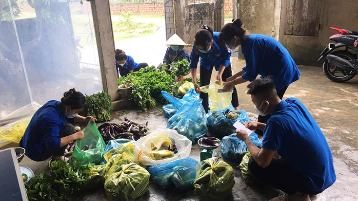 ĐVTN hỗ trợ người dân tiêu thụ nông sản.