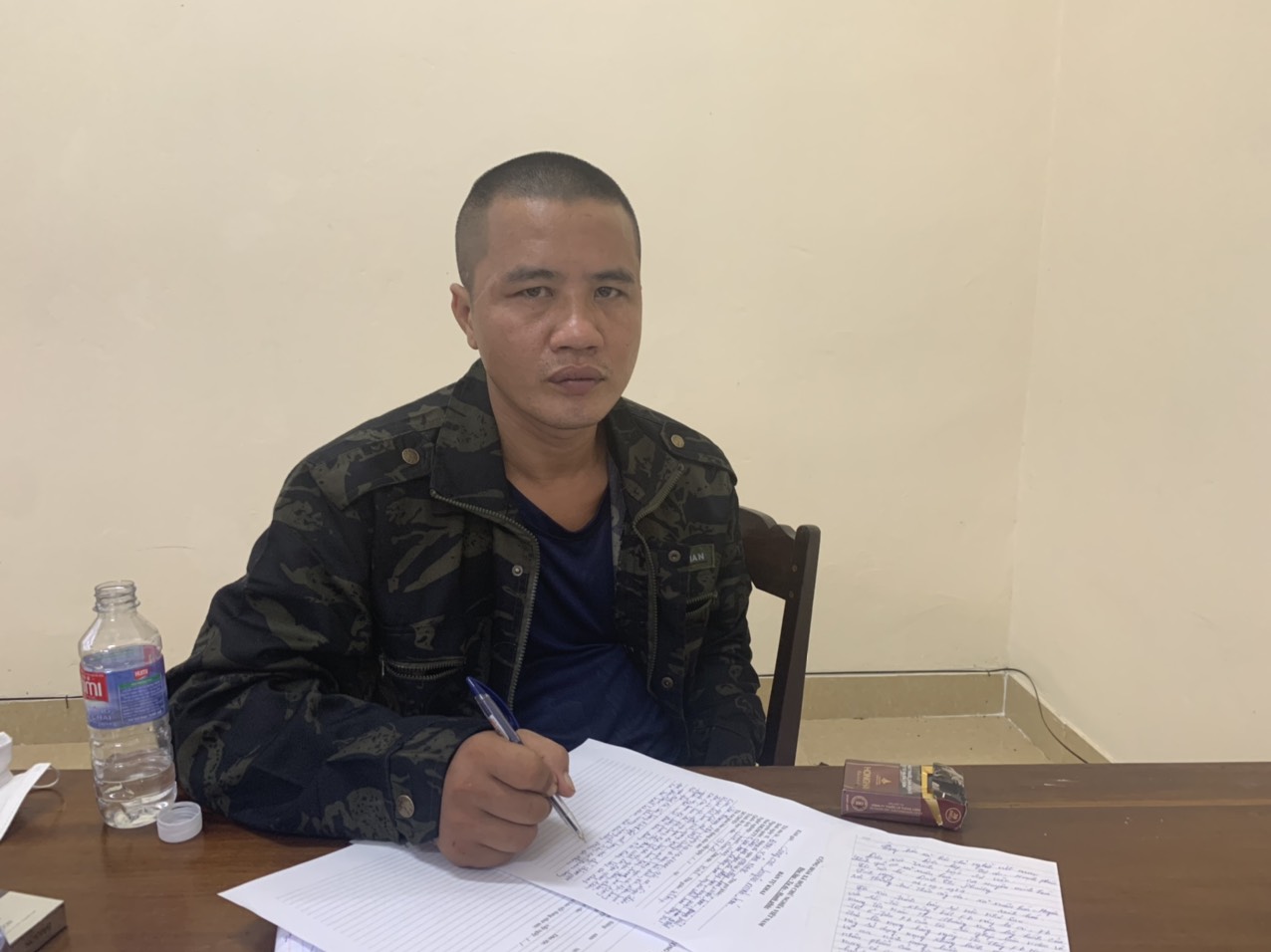 Đối tượng Đinh Xuân Ngọc tại cơ quan điều tra.