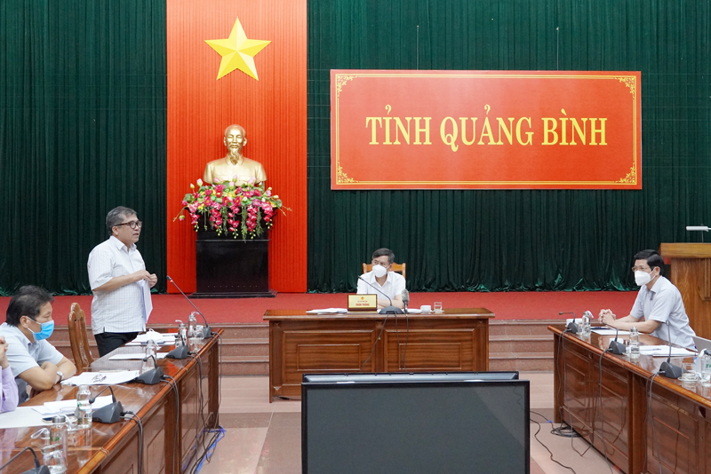Đồng chí Phó Chủ tịch Thường trực UBND tỉnh Đoàn Ngọc Lâm phát biểu tại buổi làm việc.