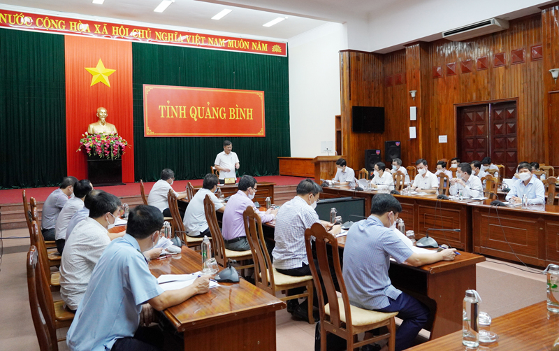 Các đại biểu dự buổi làm việc.