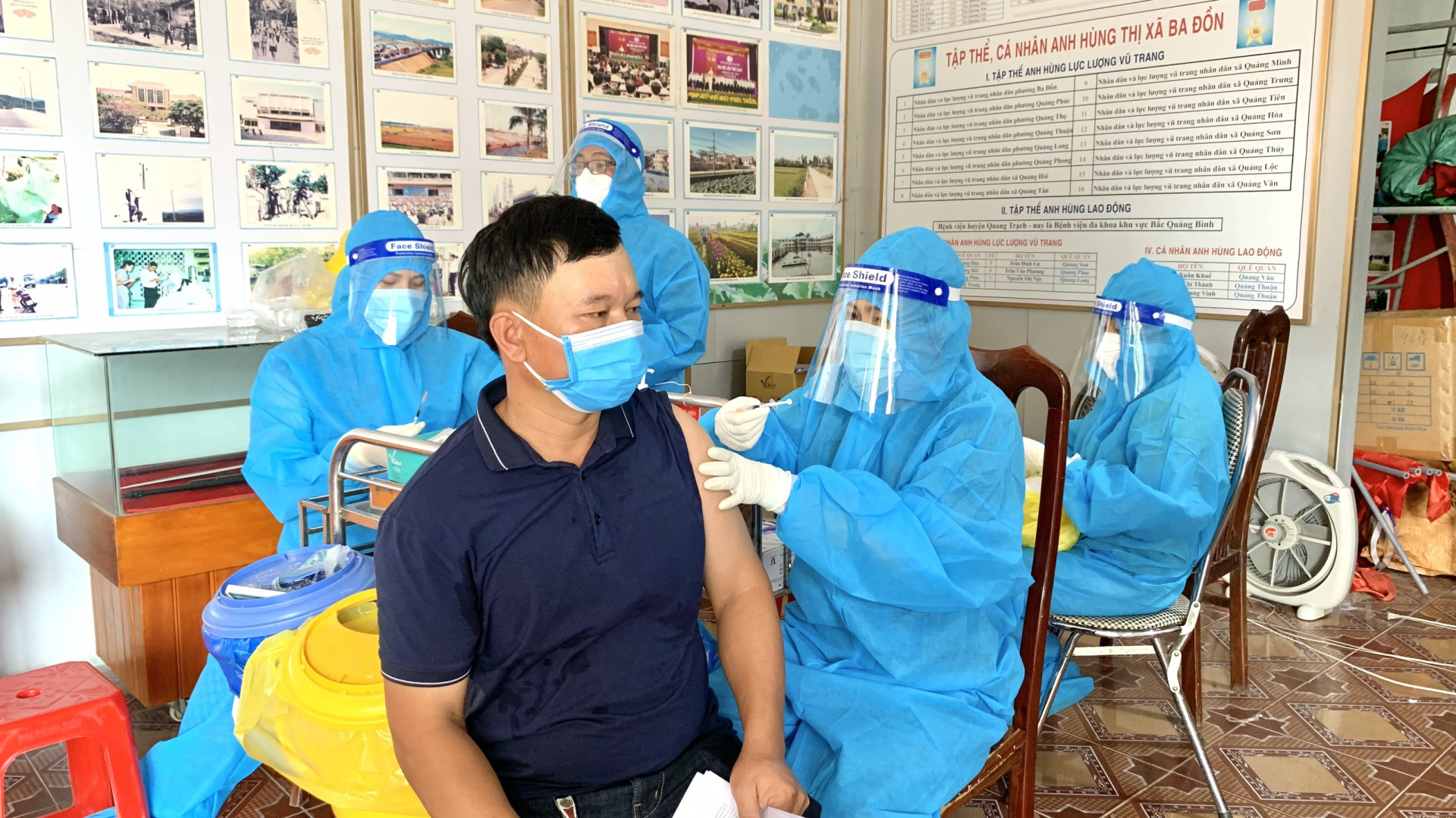 Tiêm vắc xin được xem là 