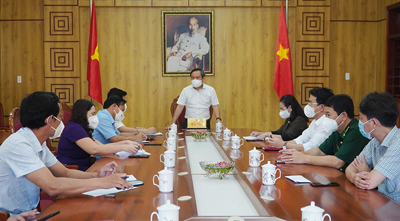 Toàn cảnh buổi làm việc tại Thị ủy Ba Đồn.