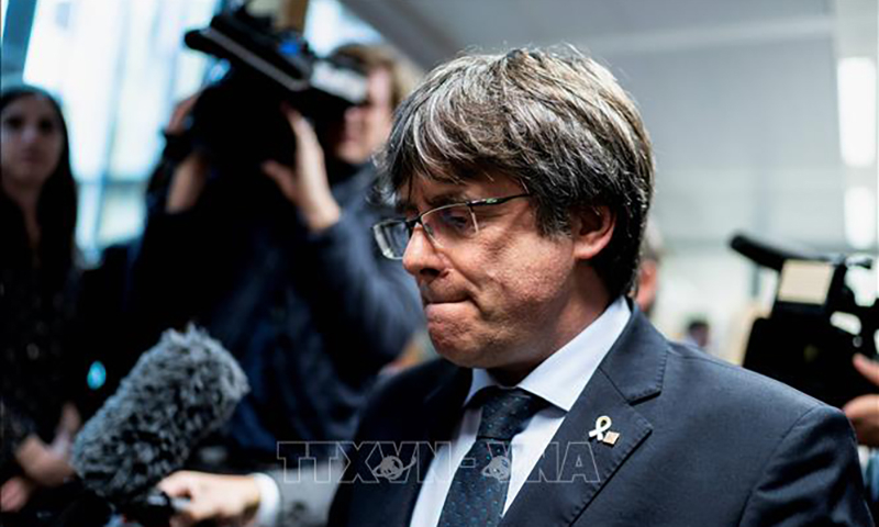 Cựu Thủ hiến vùng Catalonia (Tây Ban Nha) Carles Puigdemont tại cuộc họp báo ở Brussels, Bỉ, ngày 14-10-2019. Ảnh: AFP/TTXVN