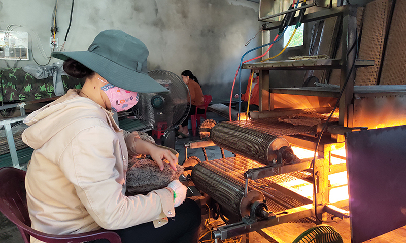 Huyện Quảng Ninh tăng cường hỗ trợ các doanh nghiệp, cơ sở sản xuất, kinh doanh tháo gỡ khó khăn do dịch bệnh.