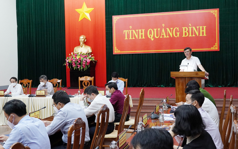 Đồng chí Chủ tịch UBND tỉnh Trần Thắng phát biểu kết luận hội nghị.