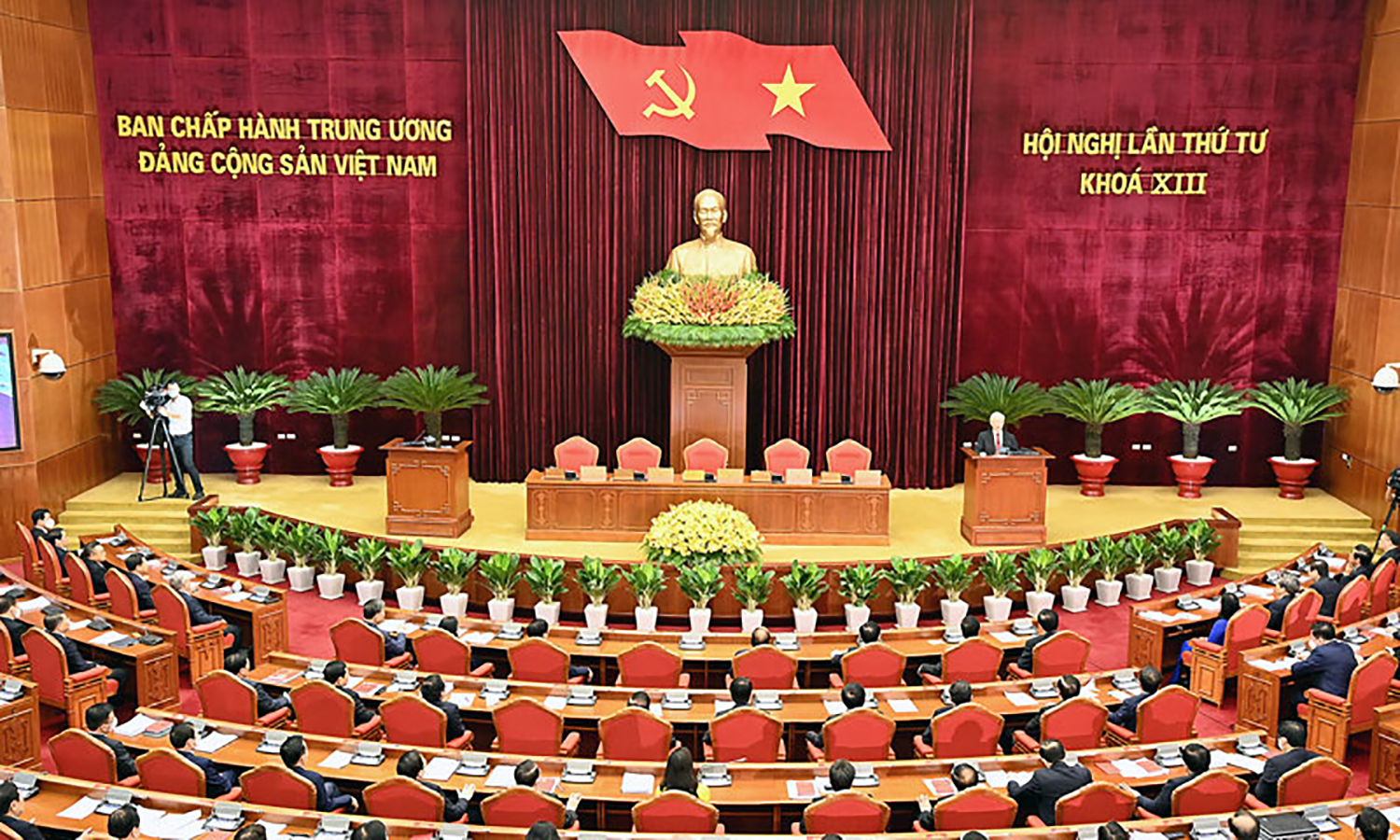  Hội nghị lần thứ tư Ban Chấp hành Trung ương Đảng khóa XIII bế mạc sáng 7-10. (Ảnh: ĐĂNG KHOA)