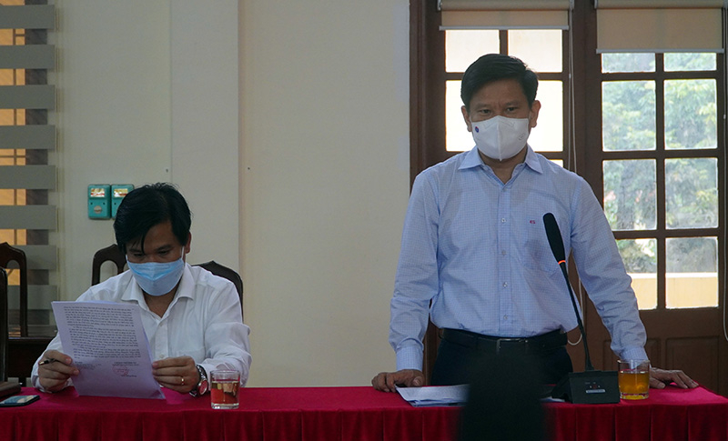 Đồng chí Lễ Vĩnh Thế, Tỉnh ủy viên, Bí thư Huyện ủy Lệ Thủy phát biểu tại buổi làm việc.