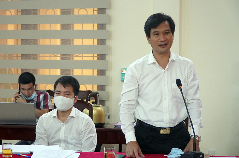 Đồng chí Chủ tịch UBND huyện Lệ Thủy Đặng Đại Tình phát biểu tại buổi làm việc.