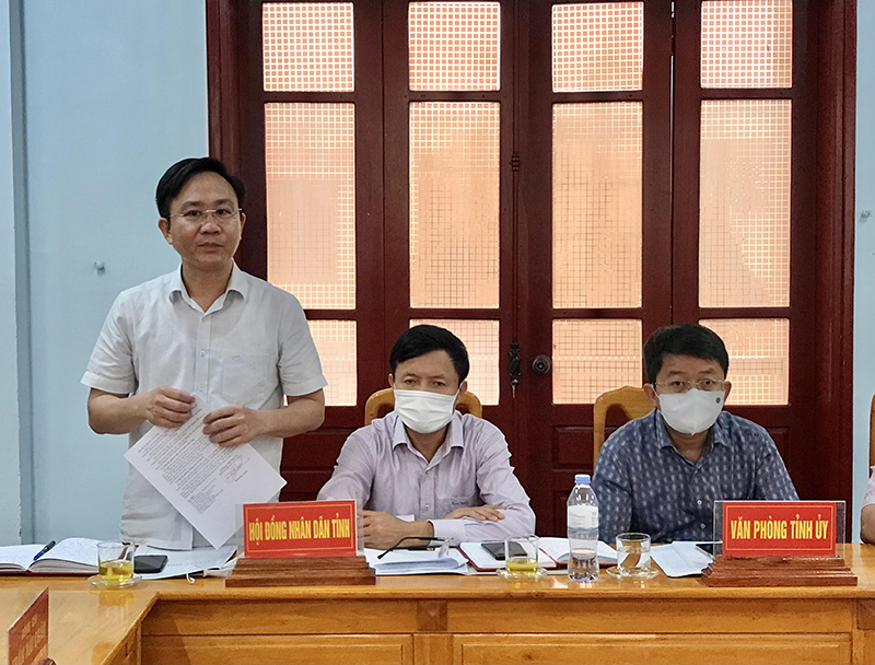 Đồng chí Phó Chủ tịch HĐND tỉnh Hoàng Xuân Tân phát biểu tại buổi làm việc.