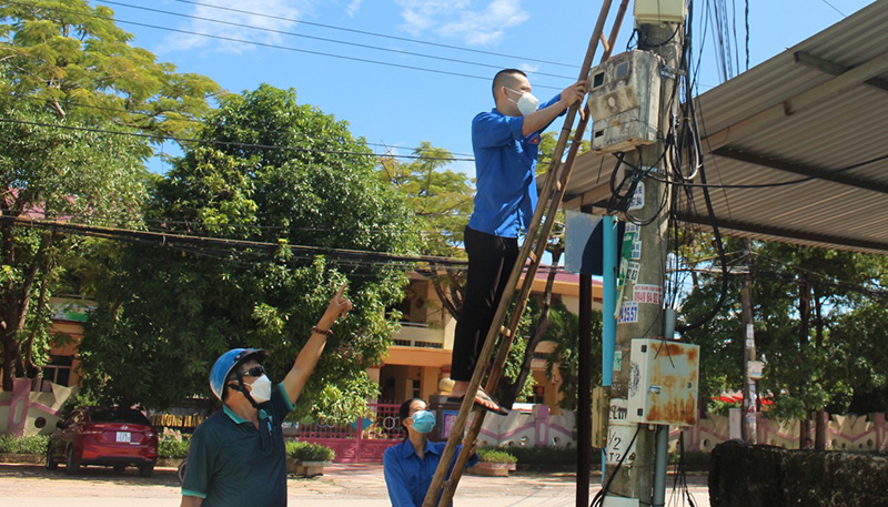 Anh Võ Quốc Trung, TDP2, phường Đồng Sơn (TP. Đồng Hới) luôn năng nổ, nhiệt tình trong các hoạt động, phong trào tại địa phương.