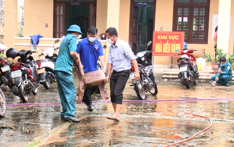 Huyện Bố Trạch chuẩn bị các điều kiện cơ sở vật chất cũng như huy động lực lượng phục vụ đón công dân tại các khu CLTT, khu CLYT.