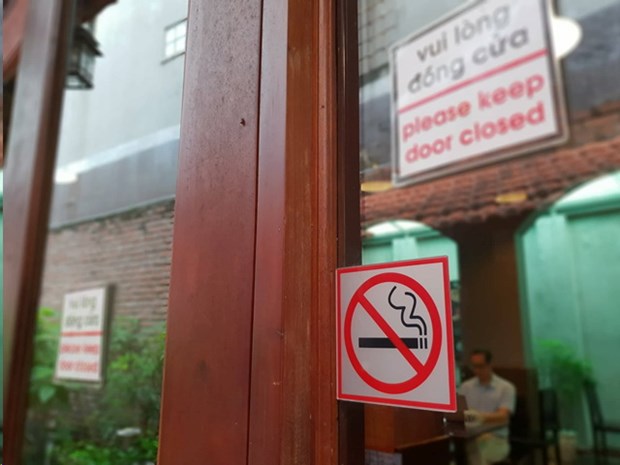 Đẩy mạnh xây dựng khách sạn, nhà hàng không khói thuốc lá. (Ảnh: PV/Vietnam+)