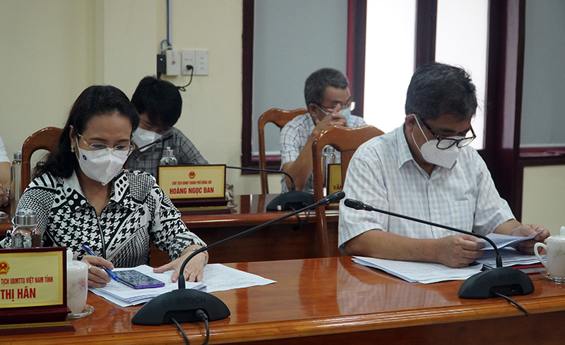 Đại biểu dự phiên họp