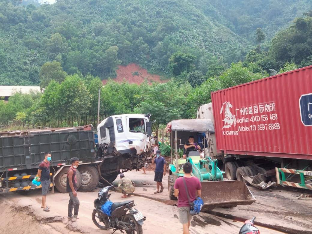 Hiện trường vụ va chạm giao thông.