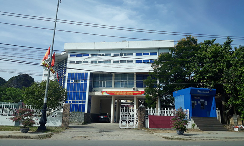 Trung tâm Du lịch Phong Nha-Kẻ Bàng (Ban Quản lý Vườn quốc gia Phong Nha-Kẻ Bàng), đơn vị từng có một số cán bộ, viên chức, người lao động bị phát hiện sai phạm qua việc kê khai TSTN