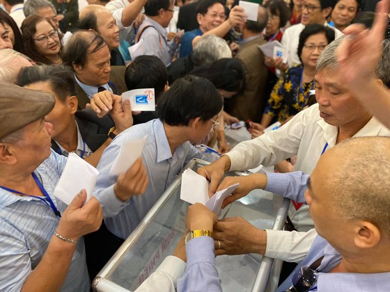  Các đại biểu đã bỏ phiếu bầu ra Ban chấp hành khóa mới ngày 24-11-2020
