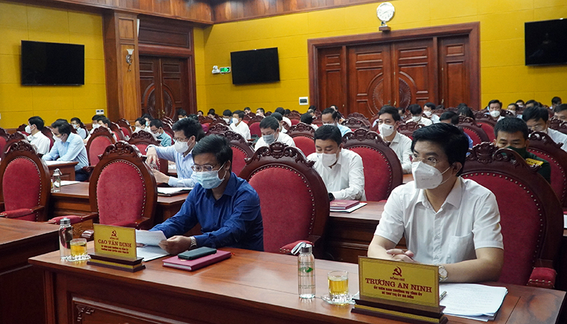 Các đại biểu dự hội nghị. 