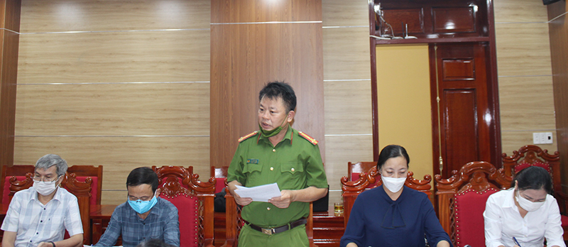 Các đại biểu phát biểu tại buổi làm việc.