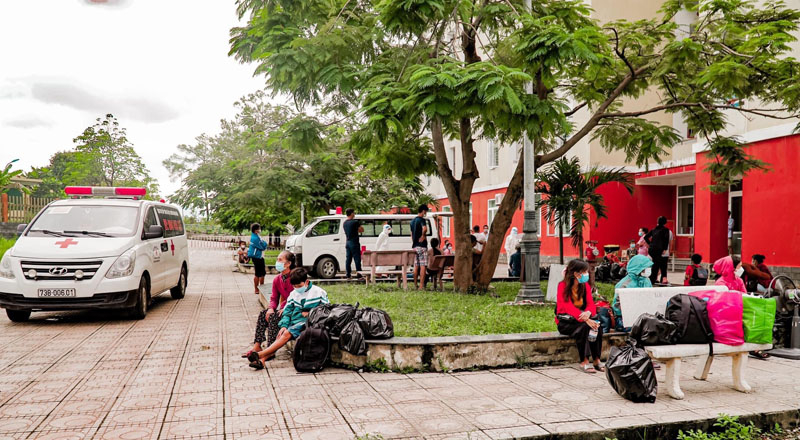 Các bệnh nhân chưa khỏi bệnh được chuyển về Cơ sở điều trị bệnh nhân Covid-19 cấp 1 khách sạn Phú Quý tiếp tục điều trị. 