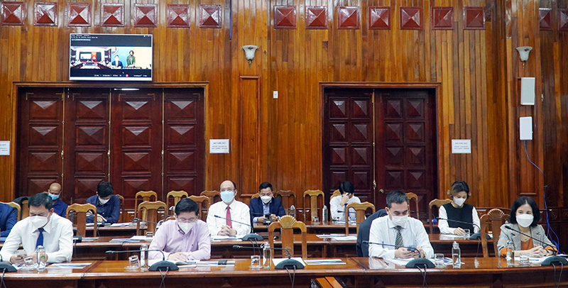 Đại biểu dự tọa đàm.