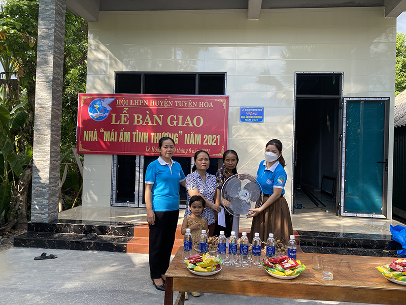 Hội LHPN các cấp đã có nhiều hoạt động hỗ trợ, giúp đỡ nhóm phụ nữ yếu thế vươn lên trong cuộc sống. 