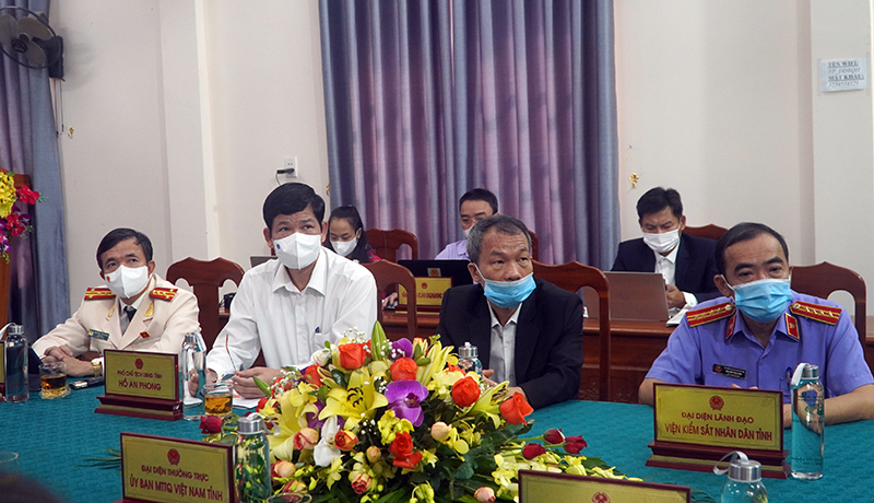 Các đại biểu dự kỳ họp tại điểm cầu tỉnh Quảng Bình