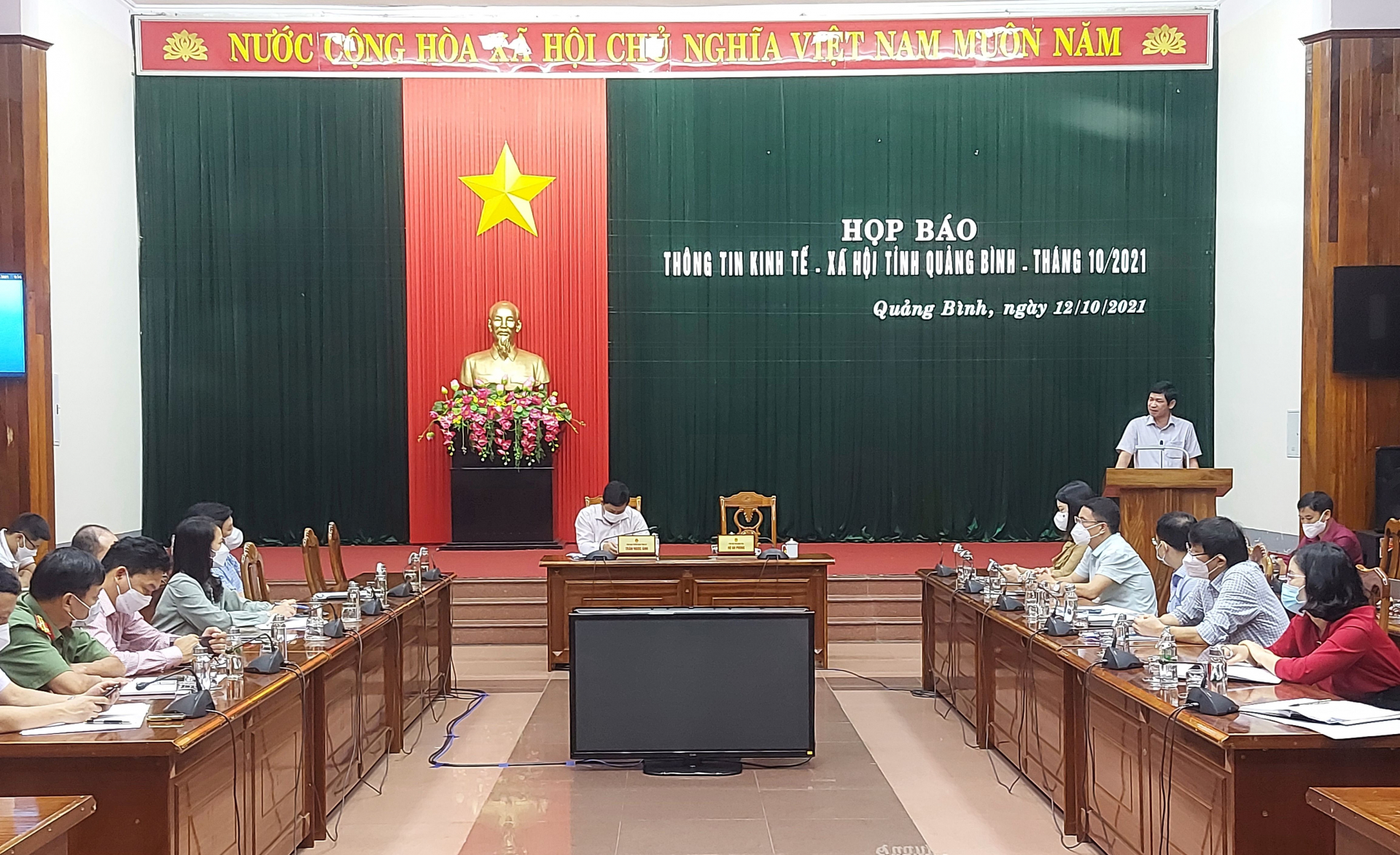  Đồng chí Phó Chủ tịch UBND tỉnh phát biểu kết luận buổi họp báo.