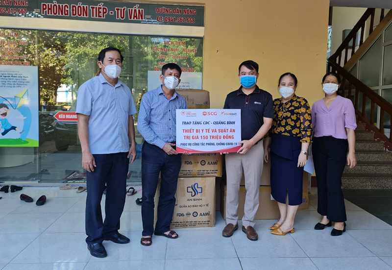  Công ty TNHH vật liệu xây dựng Xi măng SCG Việt Nam liên tục ủng hộ Quảng Bình chống dịch COVID-19.