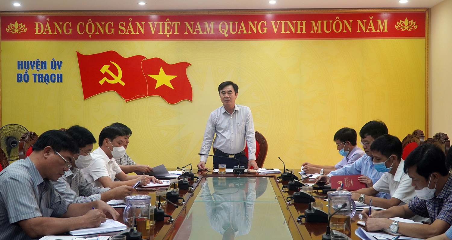Đồng chí Trưởng ban Nội chính Tỉnh ủy Nguyễn Lương Bình phát biểu tại buổi làm việc.