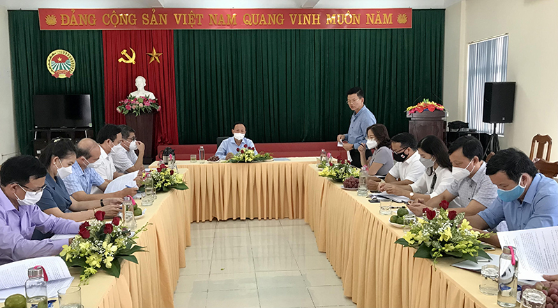 Lãnh đạo Hội Nông dân tỉnh báo cáo hoạt động công tác hội và phong trào nông dân 9 tháng năm 2021.