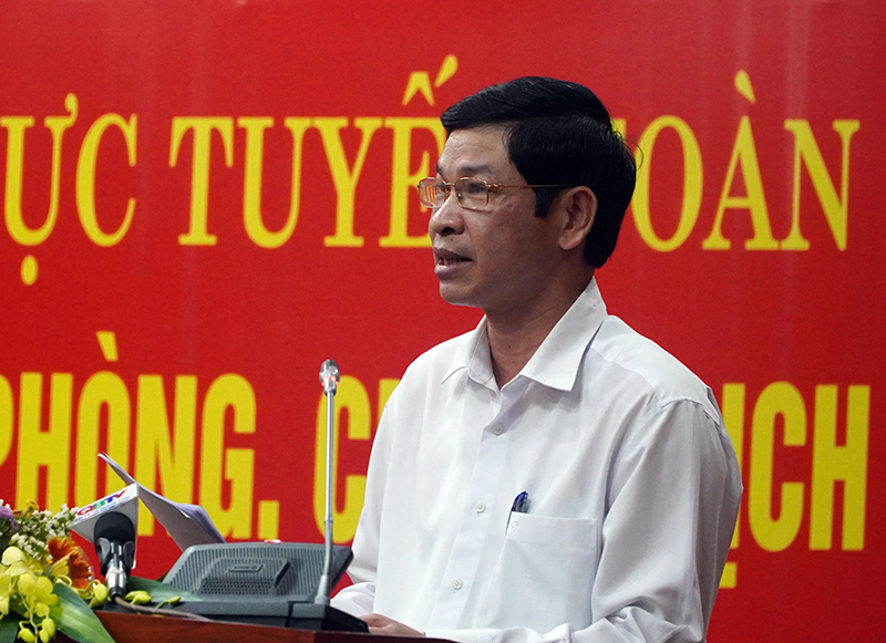 Đồng chí Hồ An Phong, Tỉnh ủy viên, Phó Chủ tịch UBND tỉnh, Phó Chỉ huy trưởng Ban Chỉ huy phòng chống dịch Covid-19 tỉnh báo cáo kết quả công tác phòng chống dịch
