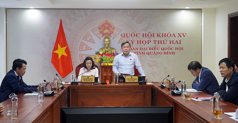 Toàn cảnh phiên thảo luận ở tổ