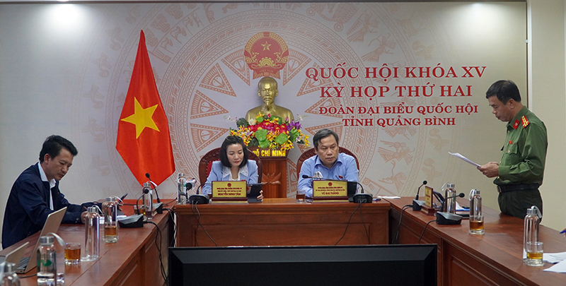 Toàn cảnh phiên thảo luận ở tổ